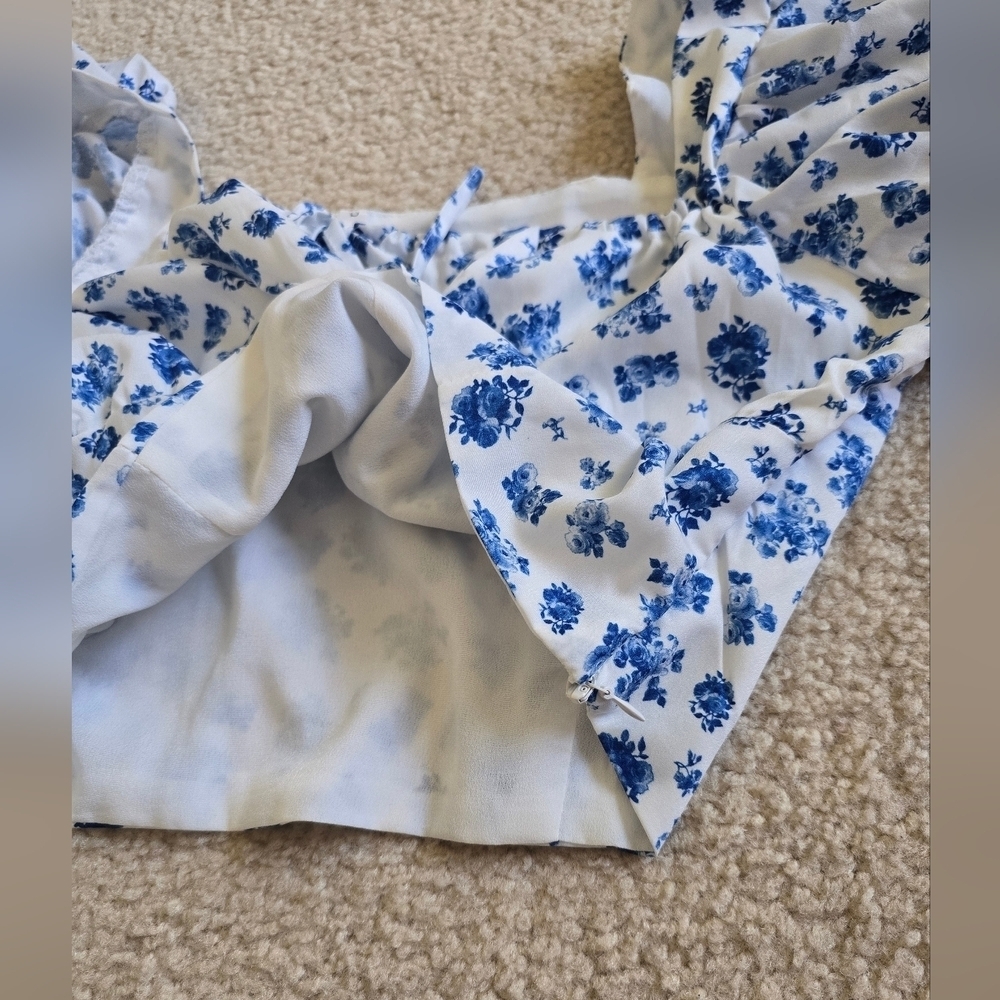 Frenchy Ditsy Floral Knot Crop Blouse Puff Sleeves Size Small - Picture 6 of 7